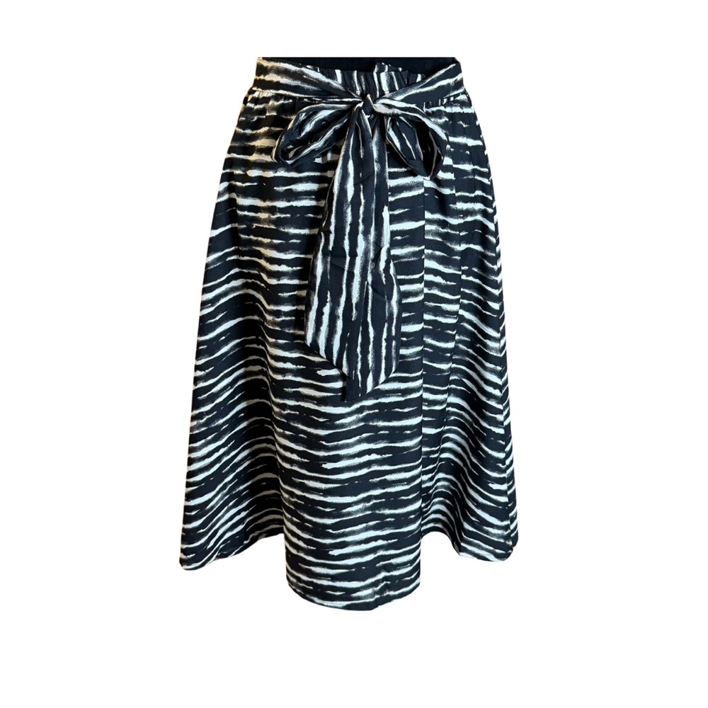 Cupio Blush Women Pull On Elastic Waist Striped Midi Skirt Black and White Sz L